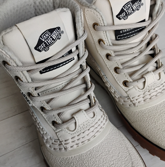 VANS NEW Standard Mid Snow MTE Boots Vintage White - Picture 4 of 11